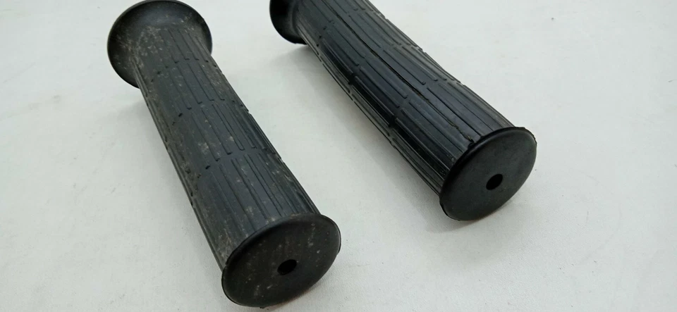 Empuñadura de mango L/R Honda CB100 CB125 CL100 CL125 CA160 CA175 S65 S90 CT90 CL90 CL70 Foto 4 de 4