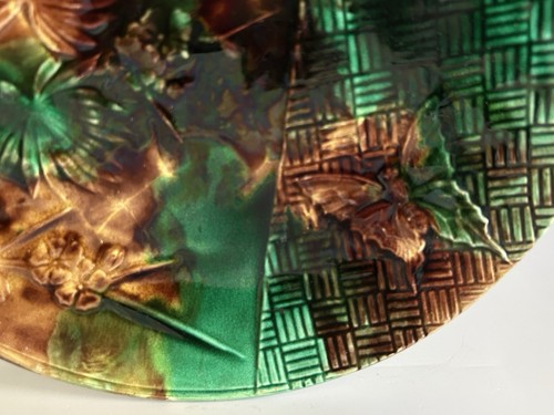 Antiker Wedgwood Majolika Teller 1882 grün braun Blumen Schmetterling 9 Zoll - Bild 3 von 14