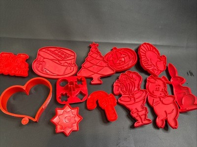 Lot Of Tupperware Et Al Cookie Cutter Lot All Holidays Set Of 12
