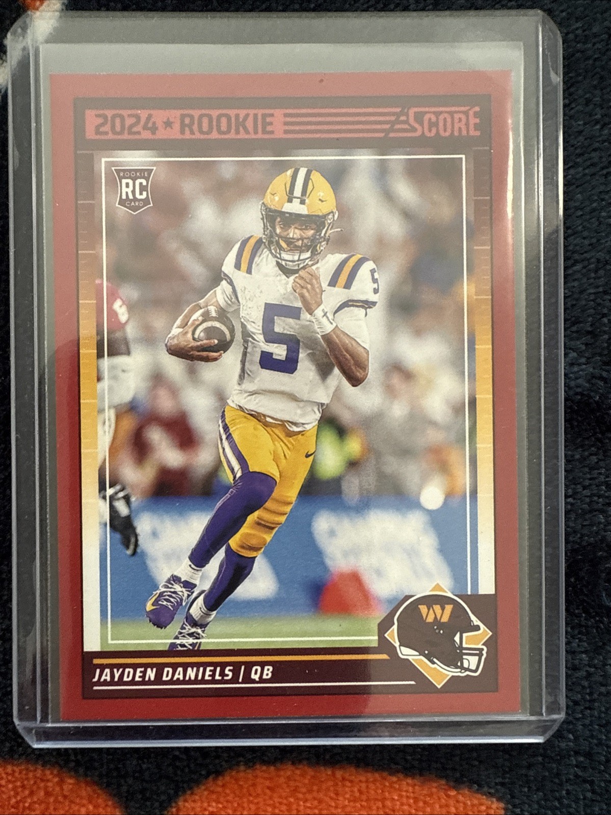 2024 Score - Rookies Jayden Daniels #302 Red (RC) COLOR MATCH 🔥🔥🔥