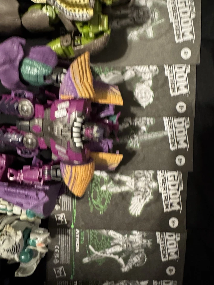 Transformers Kingdom Beast Wars Lot - Image 4 of 4