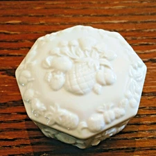 Lenox "Fruits Of Life" Octagon Shaped Trinket Box With Lid gold trim pineapple 