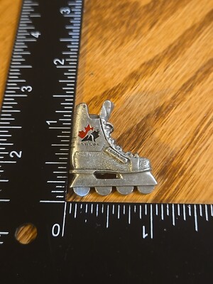 Team Canada Teamwork Skate Lapel Pin K7