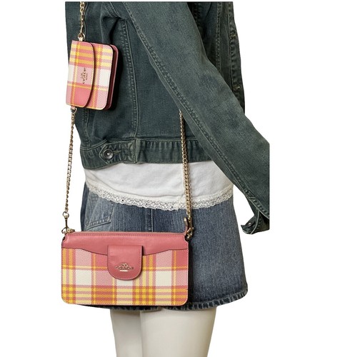 Coach 1941 Amanda Darcy Kiss lock Chain Clutch in Peach Pink