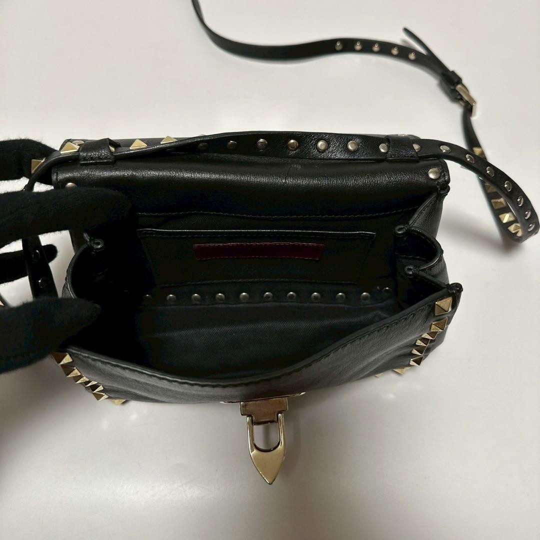 VALENTINO Women Rockstud Shoulder bag Leather V Logo Turnlock Black Gold thumbnail 19