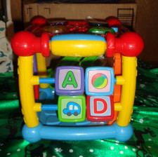 VTECH TODDLER BUSY LEARNERS ACTIVITY CUBE-EXCELLENT,CLEAN-
