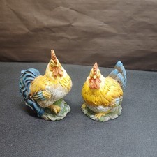 2 Lightweight Resin Chickens 8 Inch Tall Rooster And Hen