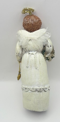 Vintage Primitive Angel Christmas Figurine Holding Wreath and Stars Rustic - Picture 2 of 8