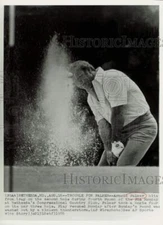 1976 Press Photo Arnold Palmer hits from trap at PGA tournament in Maryland