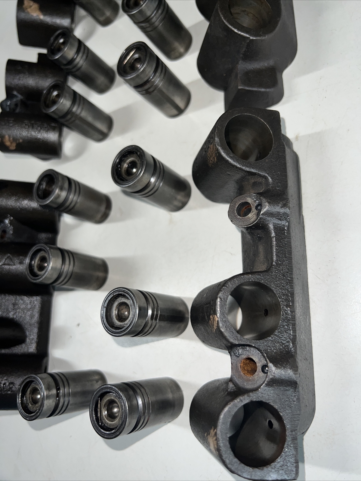 1965 Bentley Rolls Royce Set Of Valve Lifters & Housing 6.2L