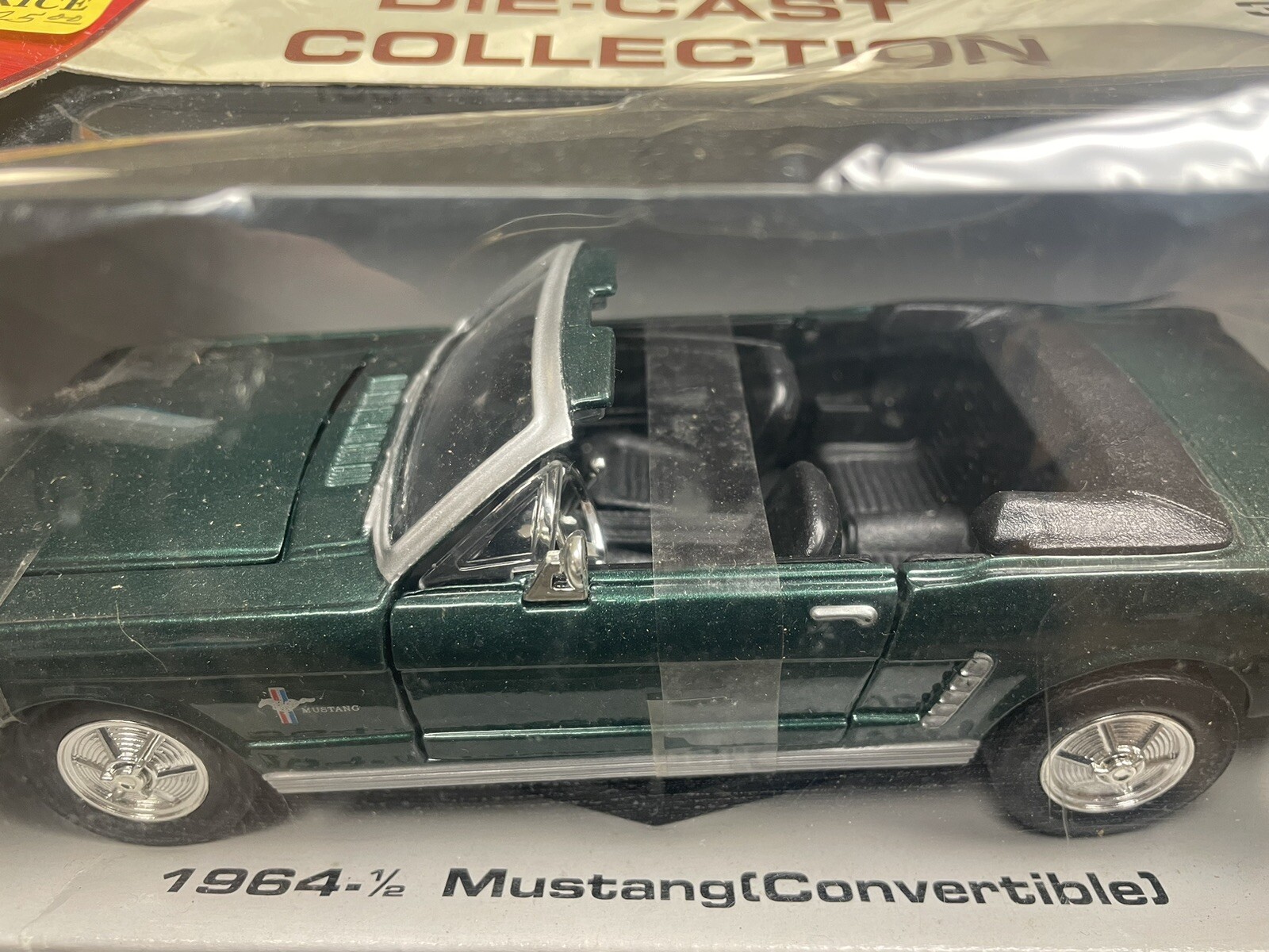 1964 Mustang Convertible Motormax Collection 1:24 Scale Metal  Diecast Redbox