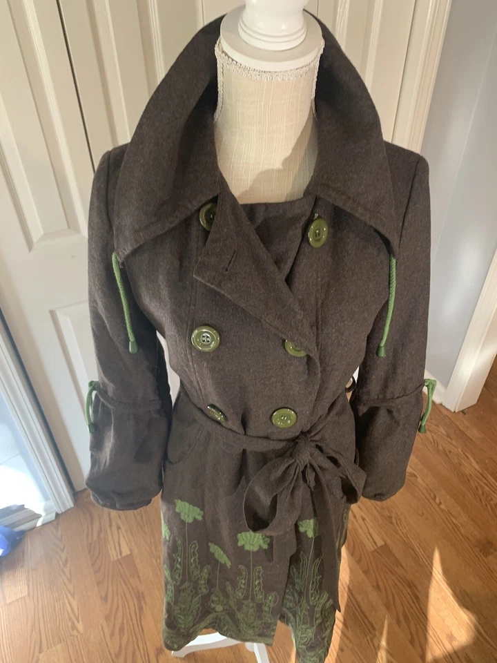 Chaqueta larga boho ad:hoc le collezioni para mujer mezcla de lana marrón y bordado verde Foto 2 de 4