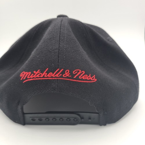 Chicago Bulls Hat Mitchell & Ness Snapback Cap Red Black White Paint Splash Logo - Picture 5 of 6