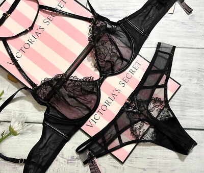 【新品未使用】Victoria's Secret 32C ブラック Victoria's Secret Midnight Affair Embroidery Low-Cut Demi Bra