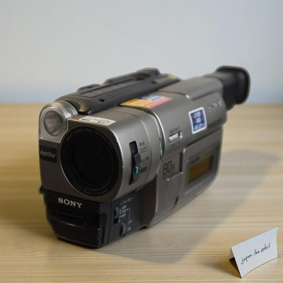 Sony Handycam CCD-TRV80 Silver Hi8 Camcorder Video Camera 20x Zoom Japanese Exc