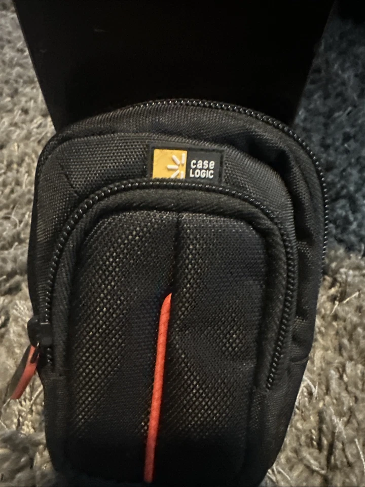 Case Logic DCB302 Black Camera Case Small Travel Bag Strap Two Zip Pockets NEW - Image 2 of 4