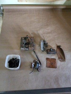 VINTAGE Genuine OEM BRIGGS & STRATTON 3 HP ENGINE Parts lot Head Coil Covers