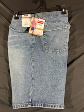 NEW Wrangler Men  s Denim Faded Jean Shorts Relaxed Fit Size 30