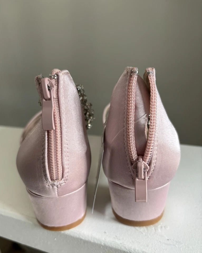badgley mischka shoes Girls Size 4 Satin Pink With Rhinestone Party Wedding - Image 3 of 4