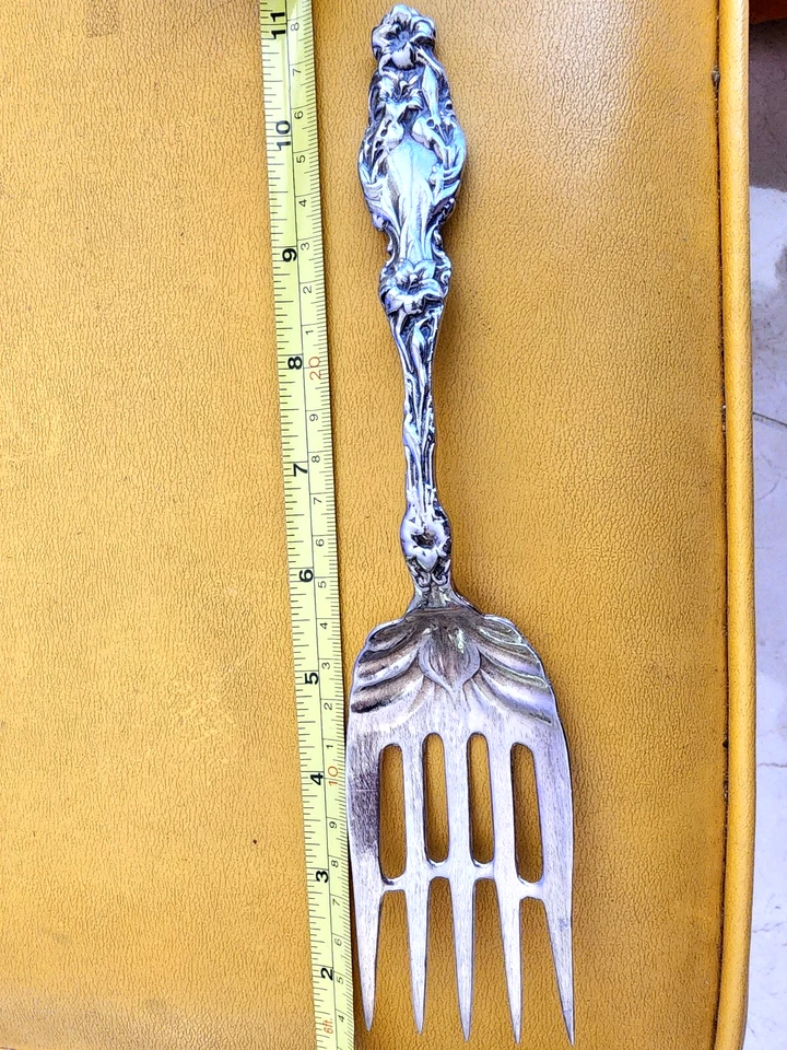 Whiting LILY Sterling Large Solid Fish Serving Fork, 9 1/8" 130 gram - Image 2 of 4