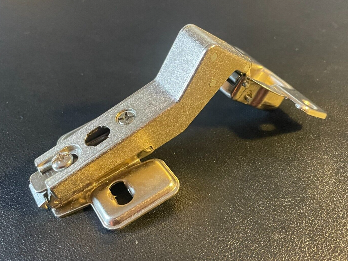 GRASS 212 M Hinge with 316.393.81 02 Mounting Plate – Made in