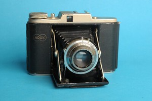 ADOX GOLF 63, Rollfilmkamera 6x6, Adoxar 1:6.3 f=75mm, Verschluss Vario ca. 1954