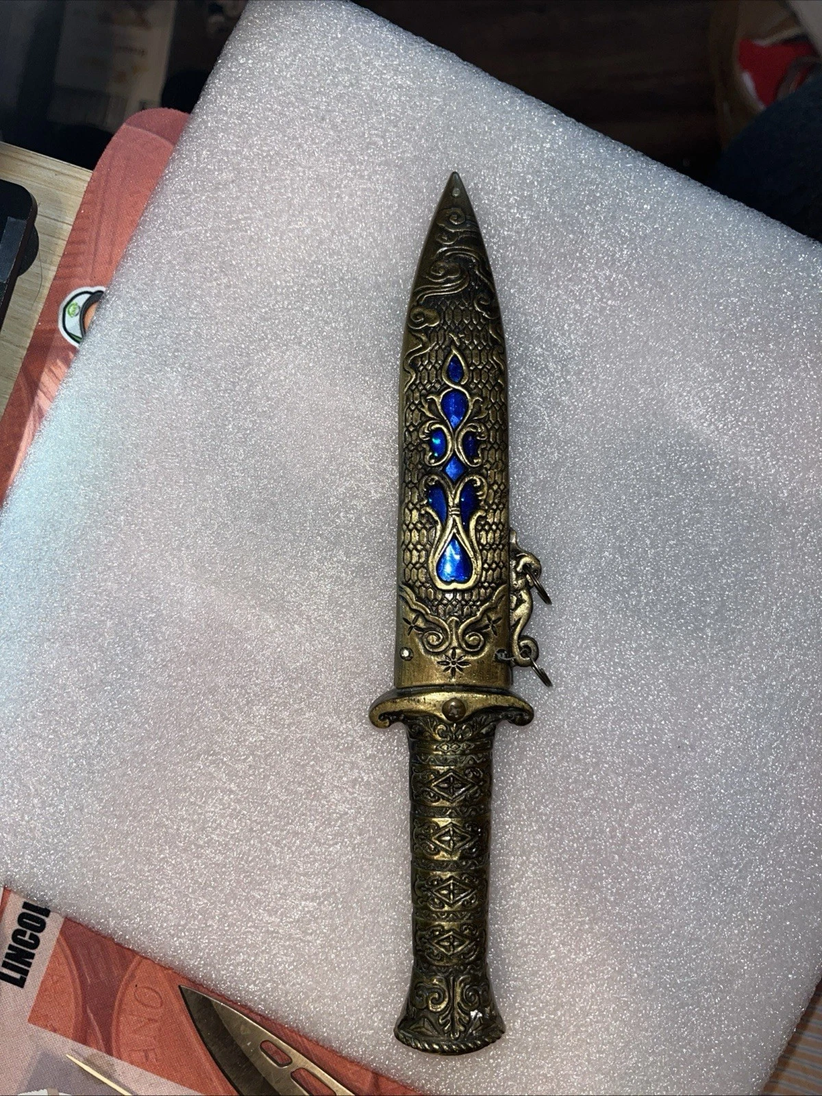 Jeweled Antique Arabian Knife replica With Saber And Belt Mounting Clip