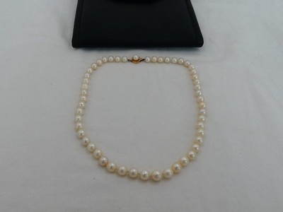 Estate Beautiful 18'' Graduated Pearl Necklace with a 14K Gold Catch EM-5