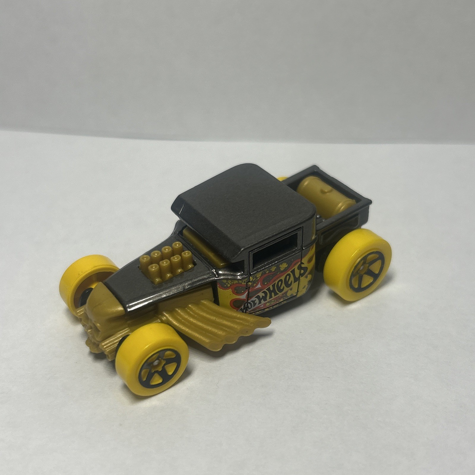 Hot Wheels 2013 Test Facility Bone Shaker Gray Loose