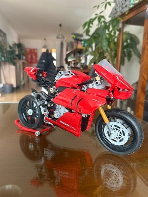 LEGO TECHNIC: Ducati Panigale V4 R-42107 (42107)