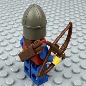 LEGO Castle Crusaders Crusader Lion Minifigure w/ Quiver and Bow cas113a 6102