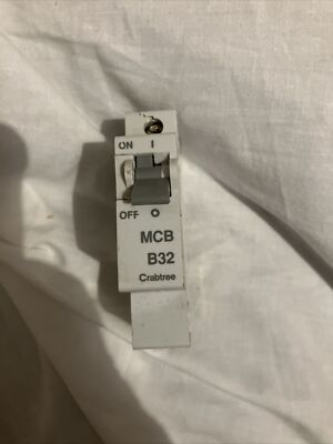 Crabtree Starbreaker Typ B MCB 32 AMP B32 altes Muster