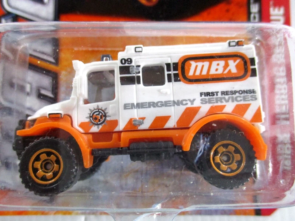 Matchbox MBX Heroic Rescue 4x4 Scrambulance White and Orange 2012 Mattel #73 BN - Image 2 of 4