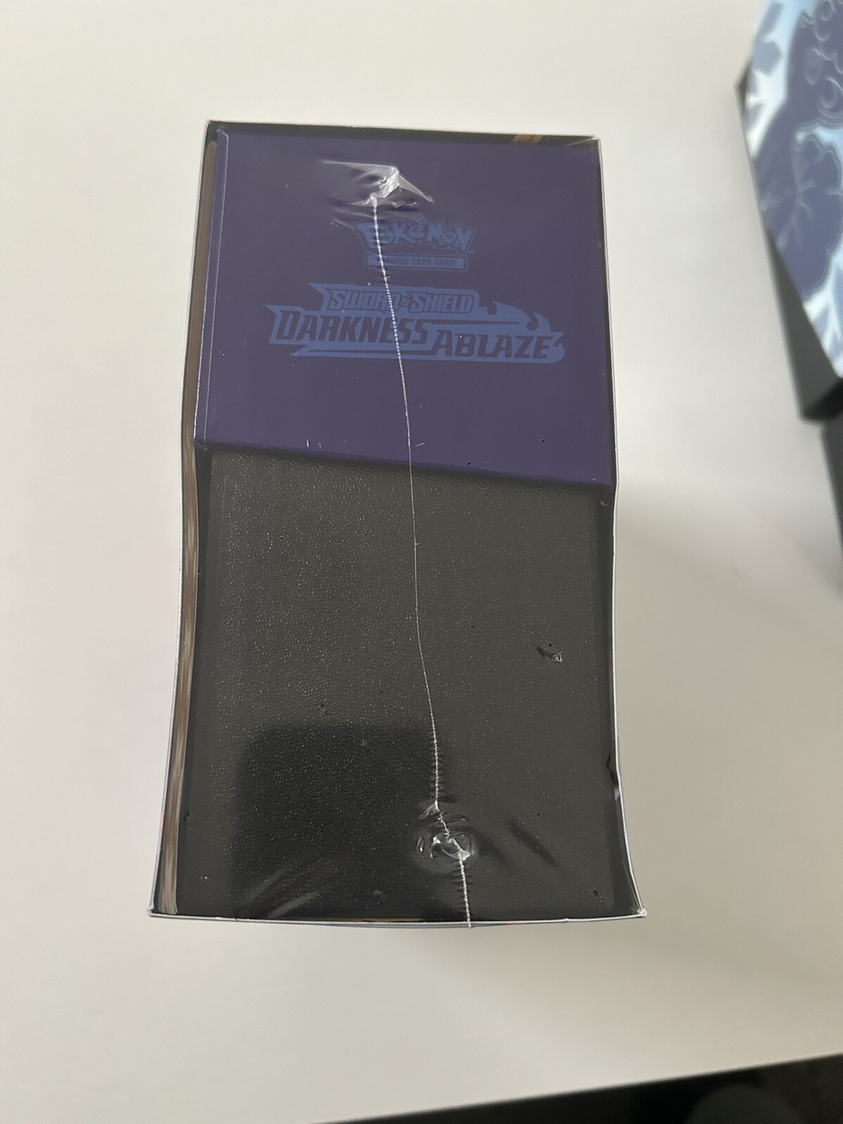 Thumbnail - Pokémon Schwert & Schild Flammende Finsternis Top Trainer Box Englisch