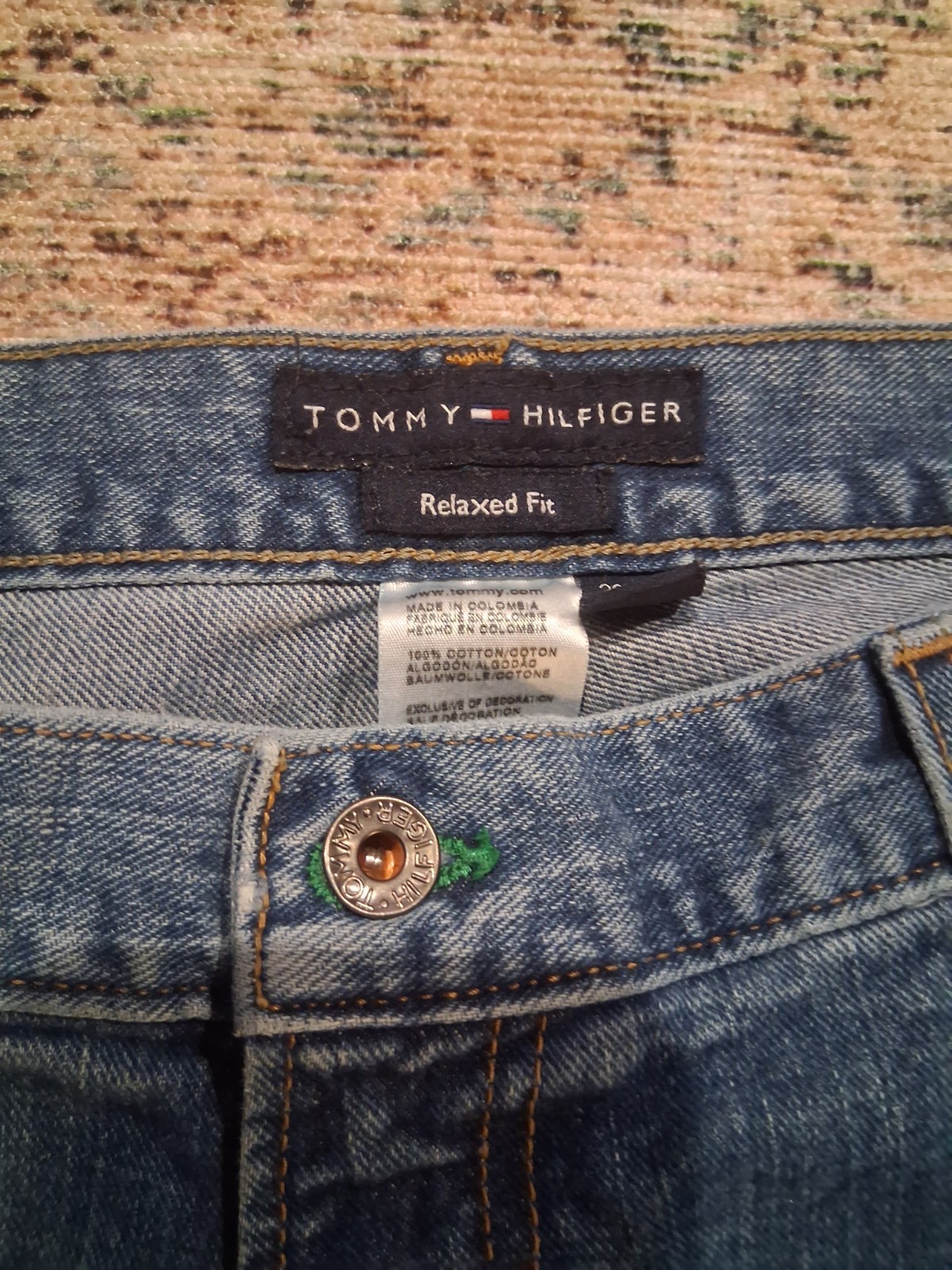 Mens Tommy Hilfiger Relaxed Fit Jeans Denim Size 38x34 Medium Wash thumbnail 4