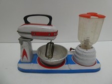 VINTAGE JAPAN DAIYA CLOCKWORK TIN TOY PLASTIC DUO MIX MASTER CAKE MAKER BLENDER