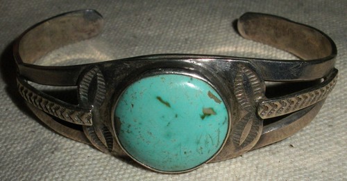 VINTAGE NAVAJO TURQUOISE STERLING SILVER BRACELET CLASSIC STAMPWORK vafo