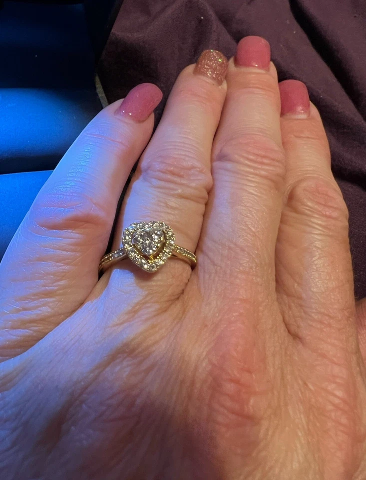 18K Yellow Gold .53ct HEART Shaped Engagement Ring. Stunning And Rare. US Size 6 - Image 2 of 4