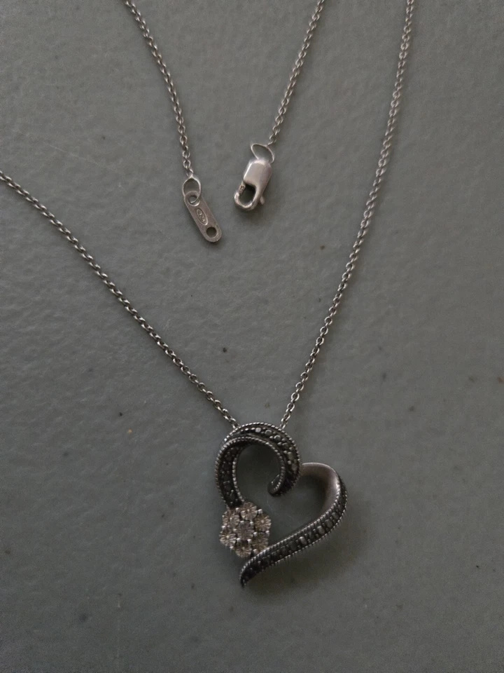 Delicados diamantes 925 KOHLS de 1/10 quilate T.W. Collar Corazón Abierto Diamante 18" Foto 2 de 4