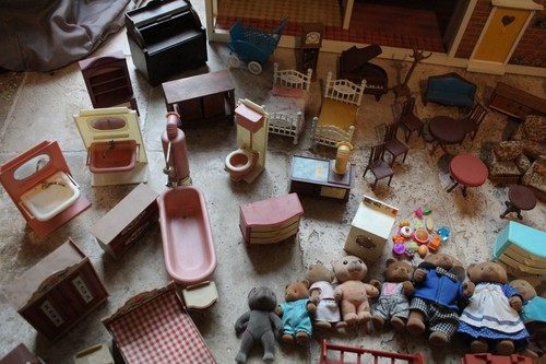 jouet maison poupée caroline's home +89 mobiliers sylvanian littles JEAN german - Photo 16/24