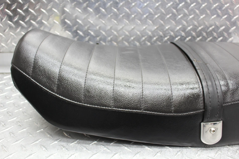 1997 Triumph Thunderbird FRONT SEAT SADDLE 4020081 - Image 2 of 4