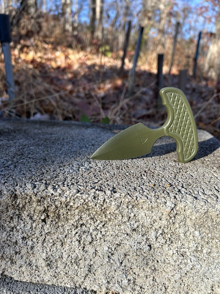 Daga estilo Gimlet G10. Cuchillo compuesto de fibra de vidrio de una pieza con funda Kydex. Foto 4 de 4
