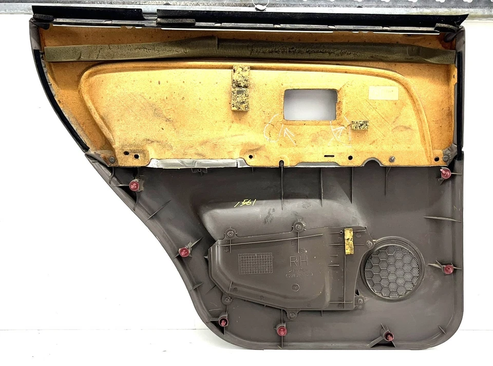 99-02 丰田 4RUNNER 前后门板装饰皮革套装 原始设备制造商 — 第 4/4 张图片