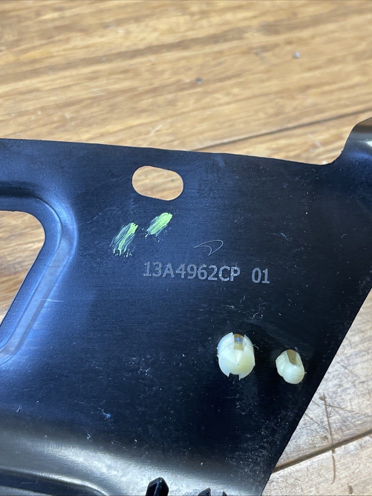 McLaren 570S Spider 2015-2021 Front Left Fender mounting support