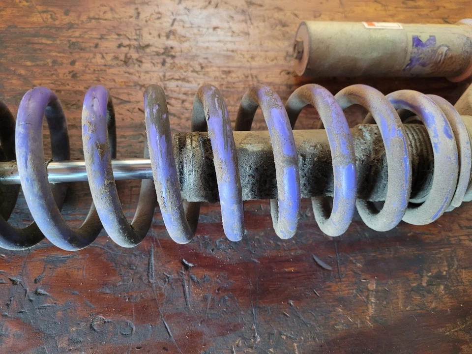 Amortiguador trasero Polaris Sport 400L 1997 OEM Foto 3 de 4