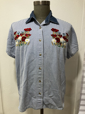 Lets Quizz Again Blouse  Womens M Short Sleeve Stripe Embroidered Floral Denim
