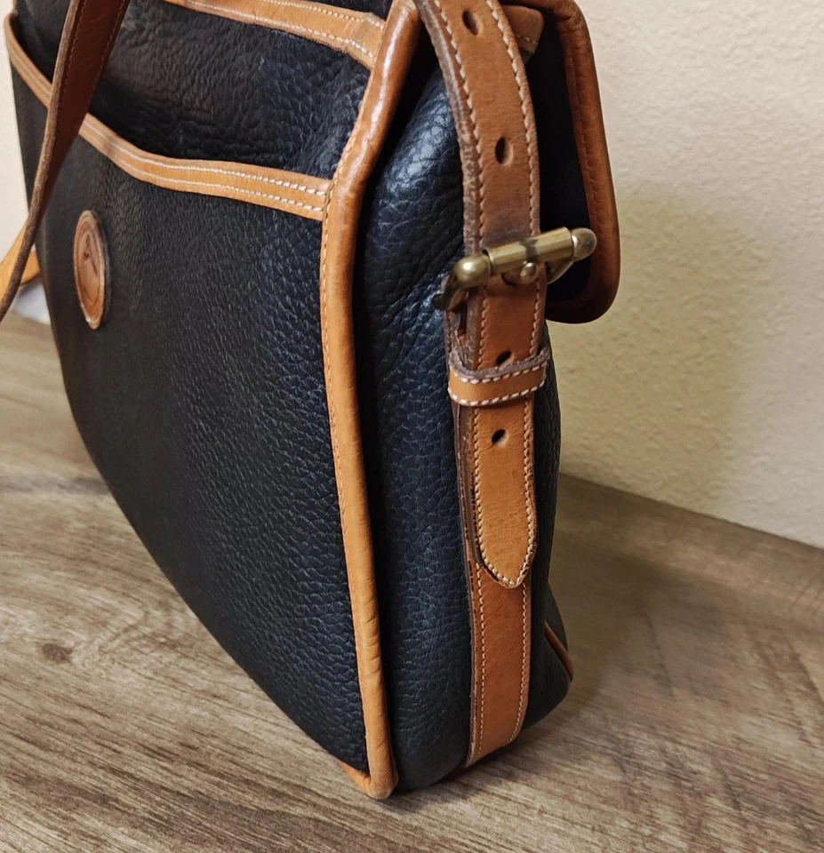 Maletín de cuero vintage Dooney & Bourke para todo tipo de clima negro tostado ribete mensajero Foto 3 de 4