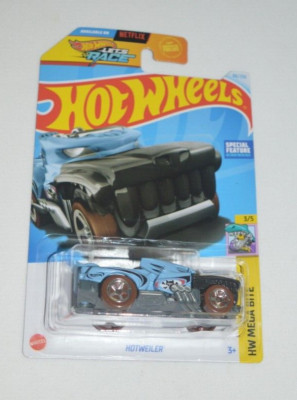 HOT WHEELS 2024 HW MEGA BITE 3/5 - HOTWEILER SATIN BLUE NETFLIX LET'S RACE