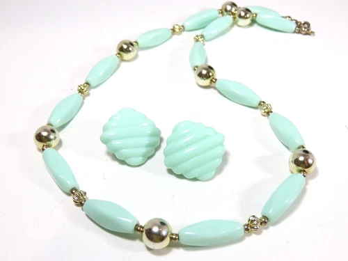 Vintage Signed Lisner Lucite Necklace Earrings Set Beaded Mint Green D2007