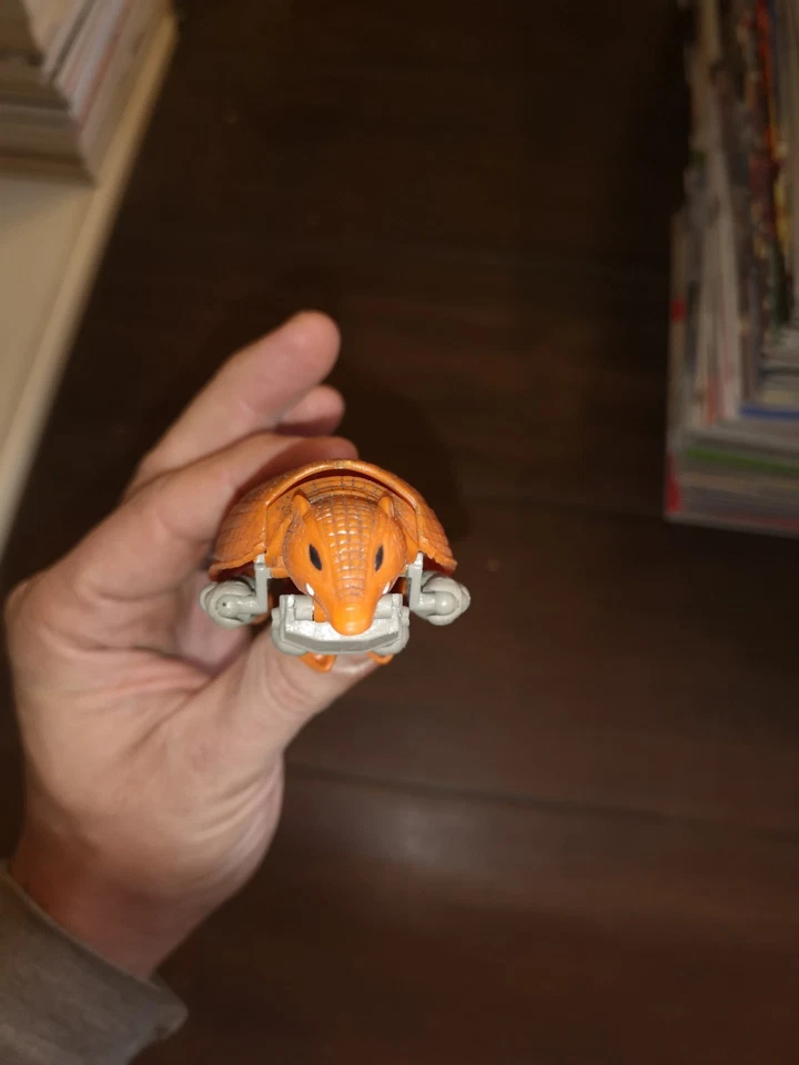 Armordillo "HASBRO" "TAKARA" Transformers "BEAST WARS"  1995 Usato altezza 10 cm - Immagine 2 di 2